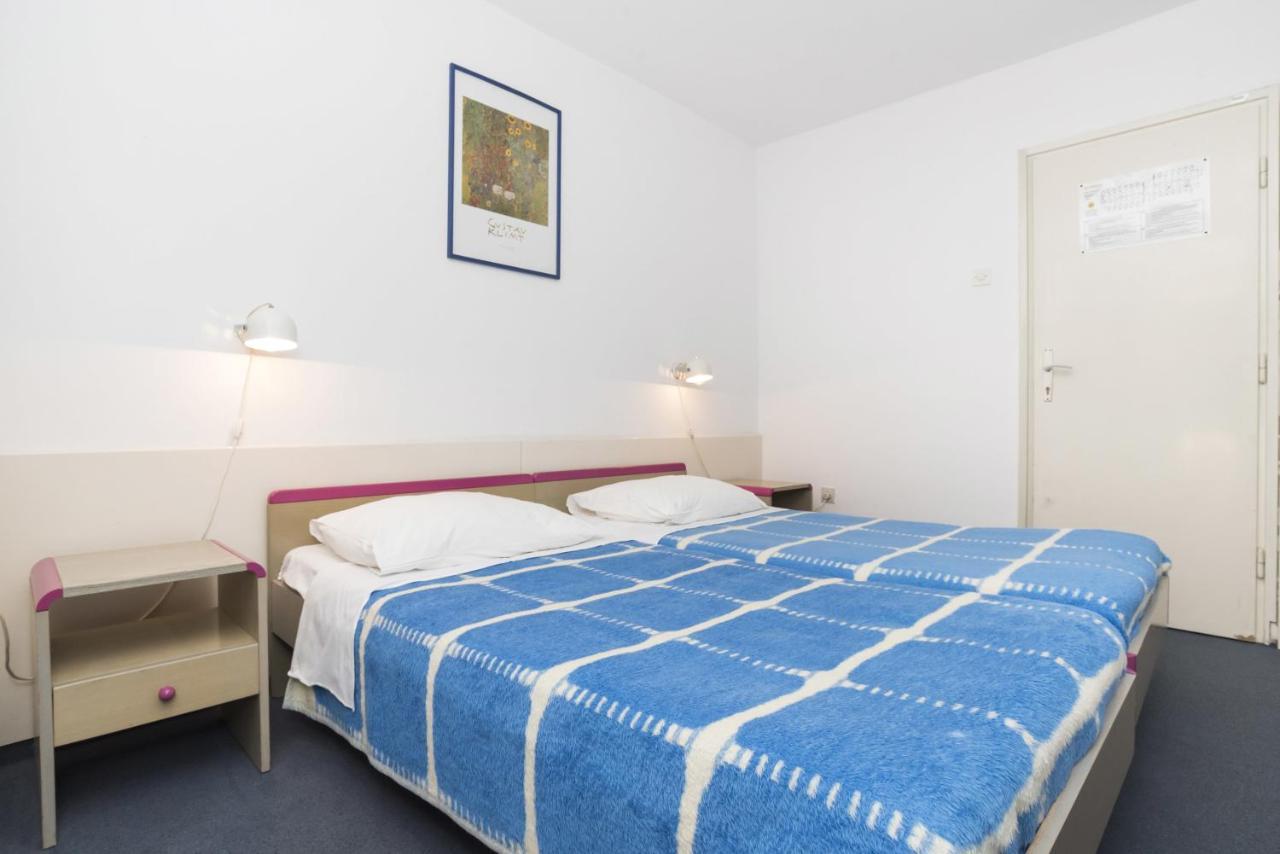 Guest House Adriatic Umag Extérieur photo