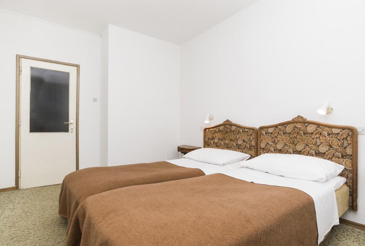 Guest House Adriatic Umag Extérieur photo