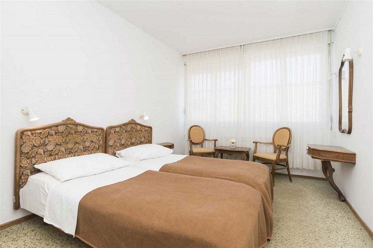 Guest House Adriatic Umag Extérieur photo